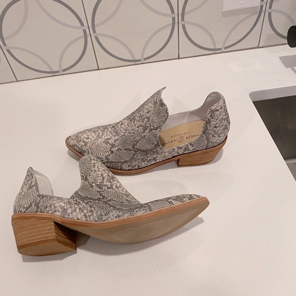 New Chinese Laundry Fortune Bootie - Picture 4 of 4